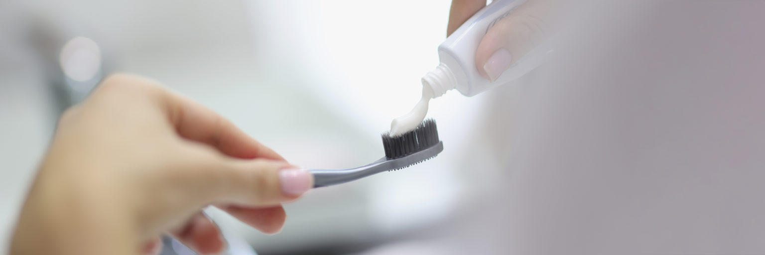 歯を磨いているのに口の中が臭う | 虫歯が原因の口臭発生を予防する方法