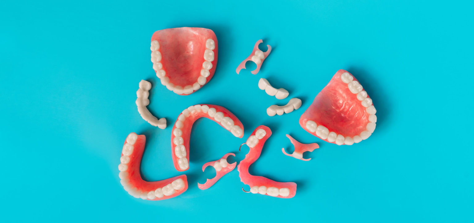 「保険義歯」と「自費義歯」の違い | 入れ歯（義歯）の種類と特徴