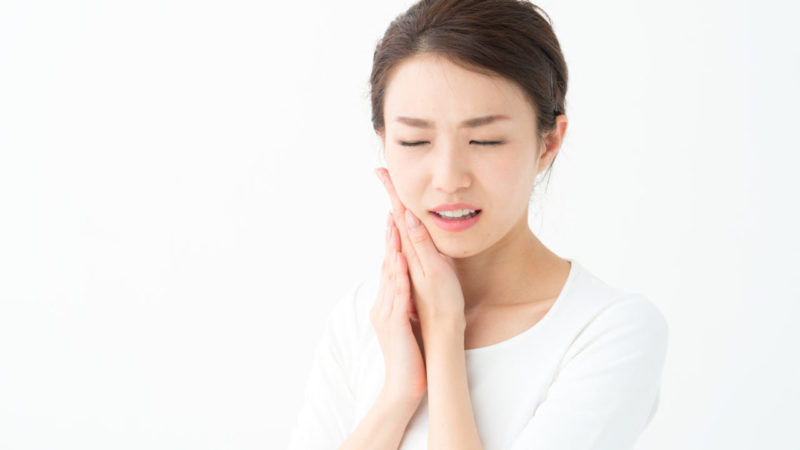 顎の痛みや口が開きにくいのは親知らずのせい？ | 親知らずと顎関節症